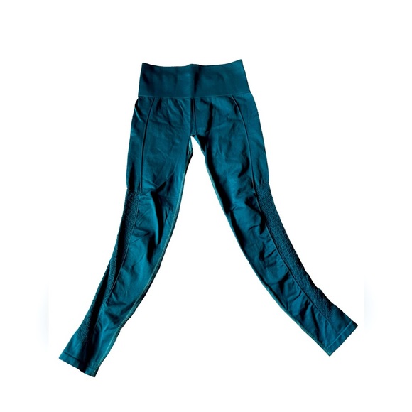 Fabletics Sync Seamless High-Waisted 7/8 Leggings, Size XS (2), “Fjord” (Teal) - Picture 6 of 9